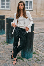 Zabel Leather Sweatpant l Black l Bukser fra Mos Mosh