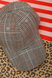 Maizah Chequered Cap | Black | Hats fra Black Colour