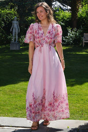 Serna Flower Print Dress | Light Pink | Kjole fra Neo Noir