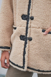 Fanny Teddy Jacket | Camel | Jakke fra Neo Noir