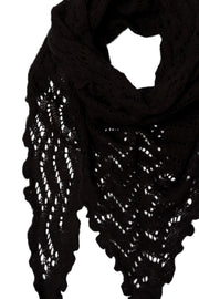 Siri Triangle Knitted Scarf | Black | Tørklæde fra Black Colour