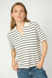 Milena SS Stripe Polo Tee | Maritime Blue | T-shirt fra Mos Mosh