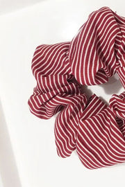 Sweet Darling Scrunchie | Red Stripe | Hårelastik fra By Timm