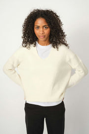 Thora V-Neck Knit | Ecru | Strik fra Mos Mosh
