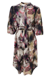 Filora Dress | Plum Flower | Kjole fra Black Colour