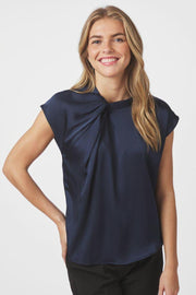 Fleur Drapy Satin Blouse | Navy | Bluse fra Neo Noir