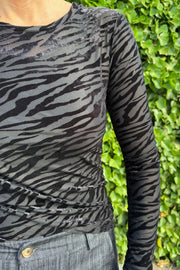 Zenia Mesh Blouse | Black | Bluse fra Black Colour