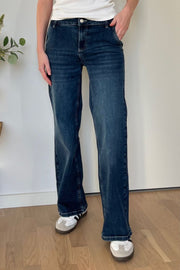 Nora Jeans | Dark Blue Denim | Jeans fra French Laundry