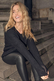 Thora V-Neck Knit | Black | Strik fra Mos Mosh