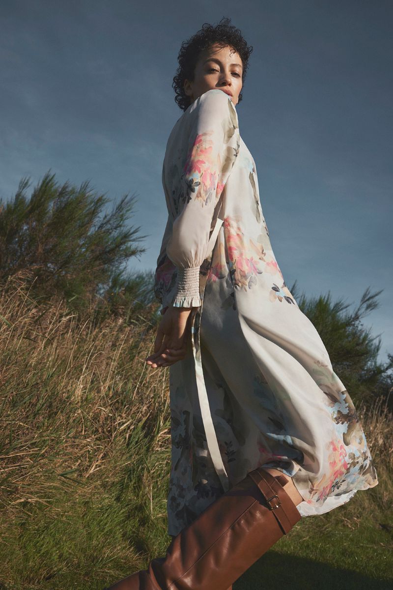 Nicole Midi Dress With Belt Beige Kjole fra Gustav Lisen.dk