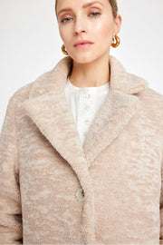 Galia Fake Fur Coat | Beach Sand | Frakke fra Gustav