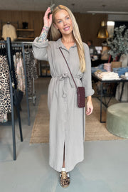 Soft Muslin Shirt Dress | Beige | Kjole fra Atelier C