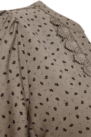 Elin Blouse 207315 | Desert Taupe W. Black | Bluse fra Freequent