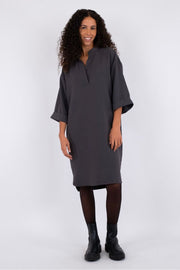 Limar Crepe Dress 161266 | Steel Grey | Kjole fra Neo Noir