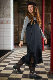 Evie Lace Strap Dress | Black | Kjole fra Black Colour