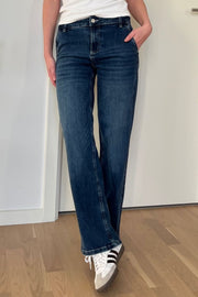 Nora Jeans | Dark Blue Denim | Jeans fra French Laundry