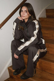 Vera Track Suit Blouse | Dark Brown | Bluse fra Neo Noir