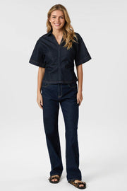 Spenda Denim Blouse | Dark Blue | Bluse fra Neo Noir