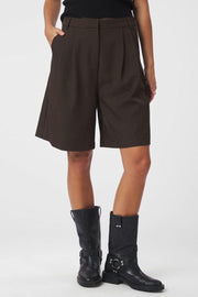 Nika Structure Shorts | Dark Brown | Shorts fra Neo Noir