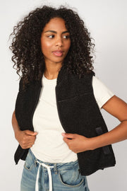 Manja Down Vest | Black | Vest fra Mos Mosh