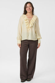 Katarina Crepe Ruffle Blouse | Light Yellow | Bluse fra Neo Noir