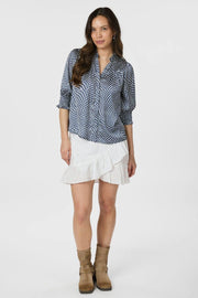 Diana Vibrant Dot Blouse | Navy | Bluse fra Neo Noir