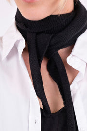 Misty Knit Scarf | Black | Tørklæde fra Neo Noir