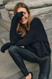 Thora V-Neck Knit | Black | Strik fra Mos Mosh