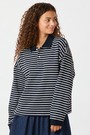 Sara Stripe Polo Blouse | Navy | Bluse fra Neo Noir