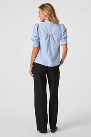 Diana B Stripe Stone Blouse | Light Blue | Bluse fra Neo Noir