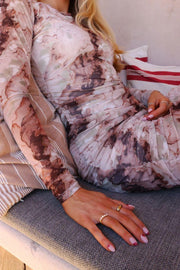 Mesh Ls Long Dress l Brown Gold Marble l Kjole fra Liberté