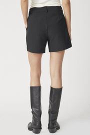 Vola Crop Pleat Shorts 31224 | Black | Shorts fra Co'couture