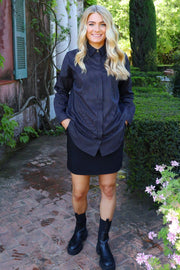 Sara Ls Shirt | Black White Pinstripe | Skjorte fra Liberté