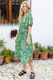 Luna Kaftan Tie Dress | Green Leo | Kjole fra Black Colour