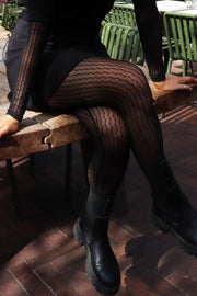 Isa Leggings | Black Wavy Lines | Leggings fra Liberté