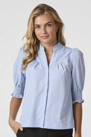 Diana Stripy Stone Blouse | Light Blue | Bluse fra Neo Noir