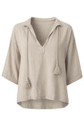 Baumwoll-V-Ausschnitt-Shirt | Beige | Bluse von Atelier C