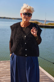 Sleeveless vest in 80% kid mohair V7485 | Black | Strik fra Atelier C