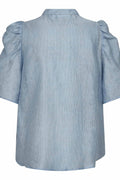 Sisu SS V-Blouse 45194 | Pale Blue | Top fra Co'couture