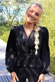 Tiki Ls Twist Blouse | Black | Bluse fra Liberté