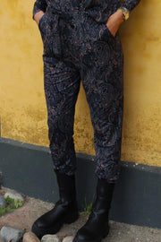 Alma Pants | Night Sky Paisley | Bukser fra Liberté