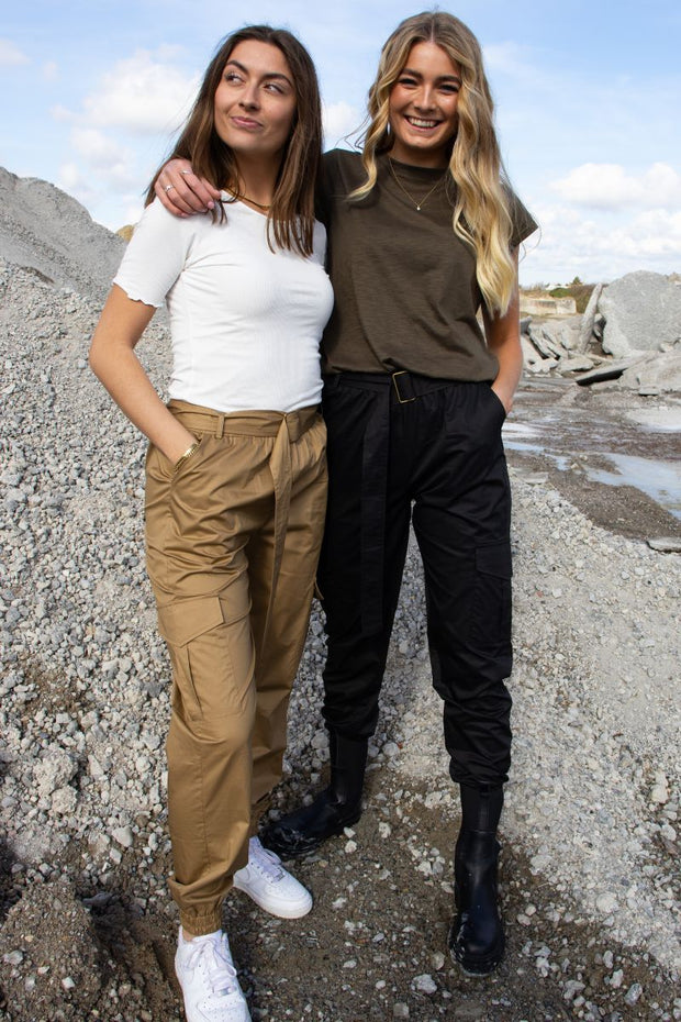 Susan Cargo Pants | Dark Sand | Bukser fra Liberté