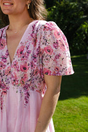 Serna Flower Print Dress | Light Pink | Kjole fra Neo Noir