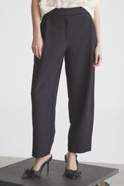 Vola Carrot Pleat Pant 31560 | Black | Bukser fra Co'couture