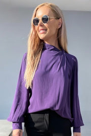 Highland Falls Blouse | Dark Grape | Bluse fra French Laundry