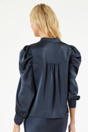 Rosslyn Heavy Sateen Blouse | Midnight Blue | Bluse fra Neo Noir