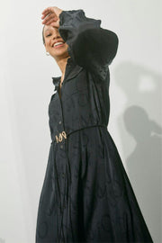 Raya Monogram Dress | Black | Kjole fra Mos Mosh