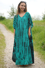 Serengeti Sun Dress | Green | Tiedye Kaftan kjole fra Statebird