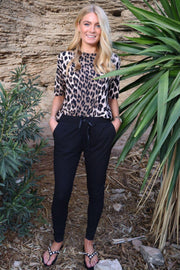Alma Tshirt | Big Lux Leo Fossil | T-Shirt fra Liberté