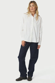 Dalma Dori Emb Shirt | White | Bluse fra Neo Noir